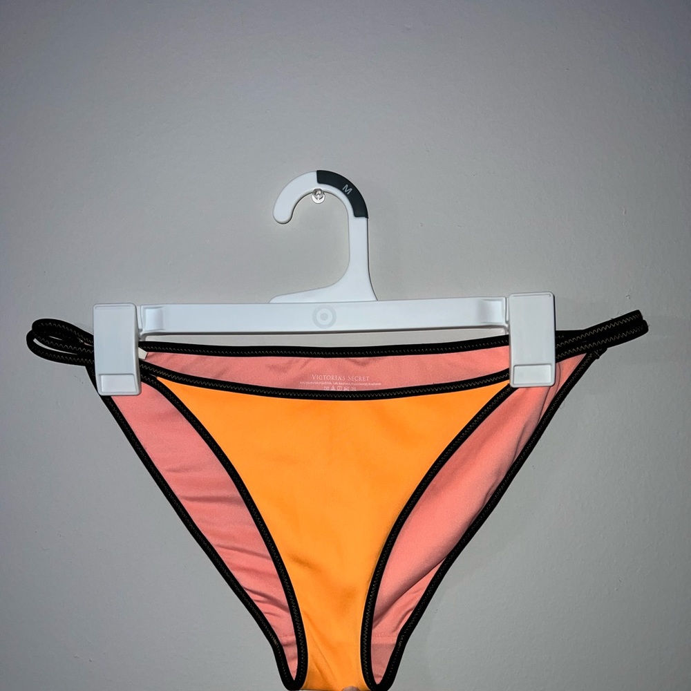 VS-bikini bottoms
